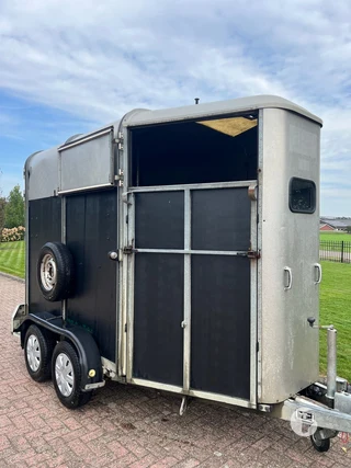 IFOR WILLIAMS TRAILERS HB 505 R 1 2-paards paardentrailer foto 5