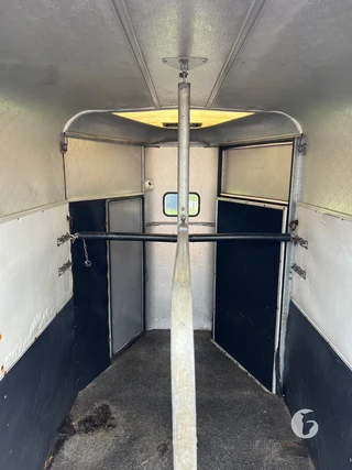IFOR WILLIAMS TRAILERS HB 505 R 1 2-paards paardentrailer foto 10