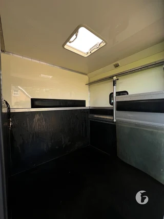 Renault Hippo 2-paards paardenwagen Photo 9
