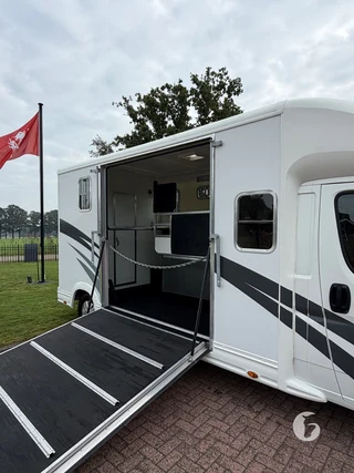 Equetrek Sonic Elite 2-paards paardenwagen Foto 6