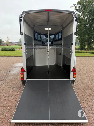 Ifor Williams HB 2-paards paardentrailer foto 8