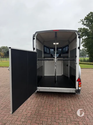 Ifor Williams HB 2-paards paardentrailer foto 9