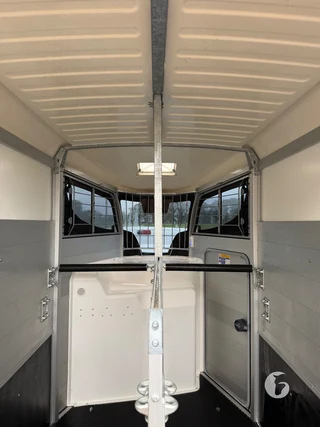 Ifor Williams HB 2-paards paardentrailer foto 10