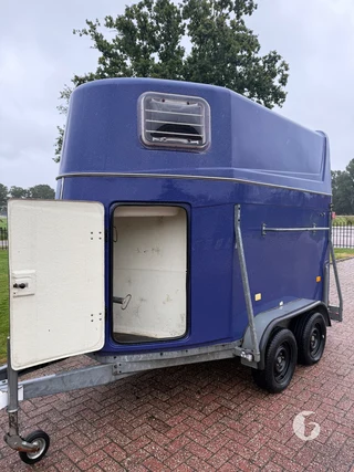 Reuter 2-paards paardentrailer Foto 3