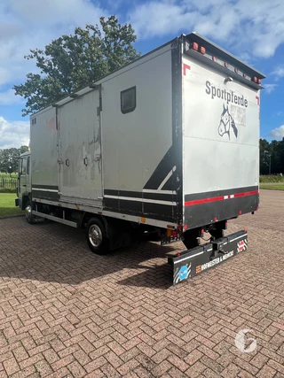 Volvo 2-paards paardenvrachtwagen Photo 9