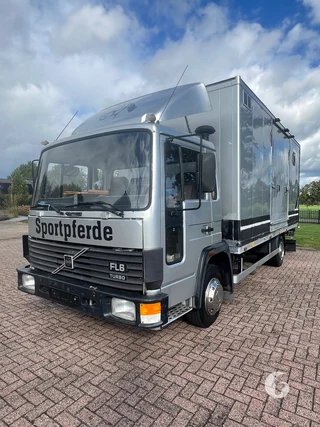 Volvo 2-paards paardenvrachtwagen Photo 4