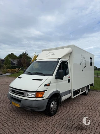 IVECO 40C 2-paards paardenwagen