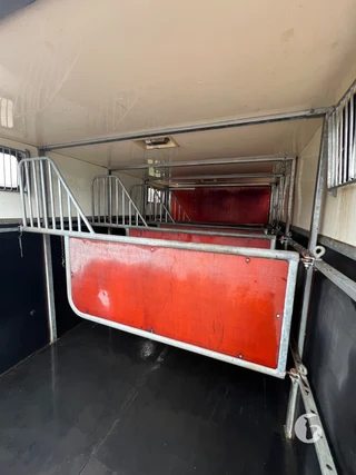 Iveco 2-paards paardenvrachtwagen Photo 11