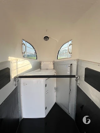 Böckmann PHA-P-V-305130-155-185 1,5-paards paardentrailer foto 7