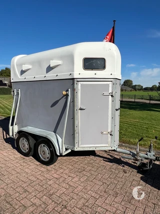 VIJF STERREN 1300 1,5-paards paardentrailer