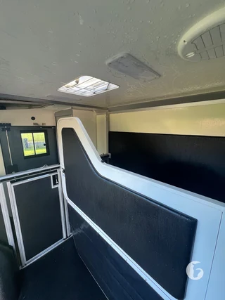 STX MASTER HORSEBOX 2-paards paardenwagen Foto 8