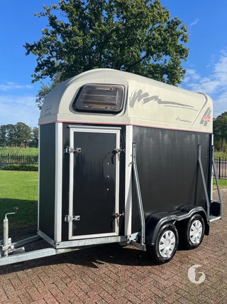 Henra 1,5-paards paardentrailer