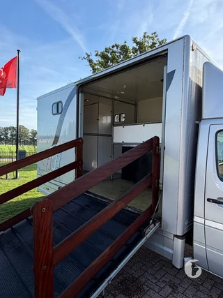 Mercedes-Benz 412 D 2-paards paardenwagen foto 8