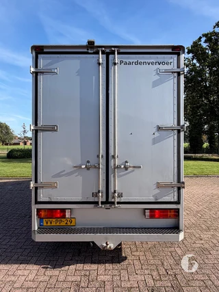Mercedes-Benz 412 D 2-paards paardenwagen foto 12